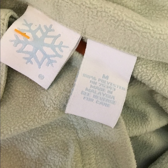 TJ Max green M 2 piece pajama set w/cutoff detail - Picture 10 of 15